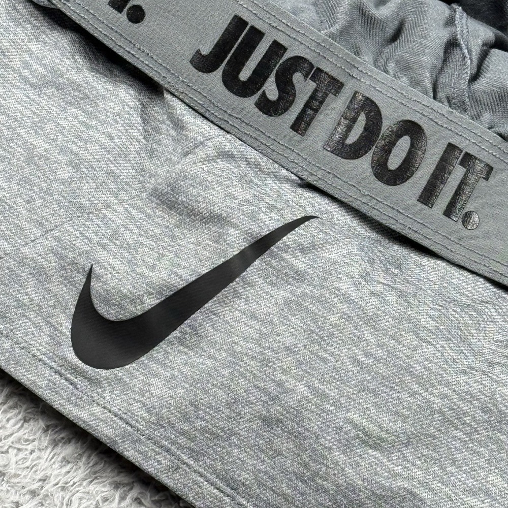 Nike Dri-Fit Casual Athletic Unlined Shorts Women's M Medium gray‎